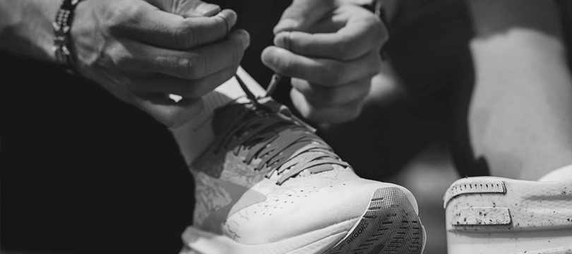 lace up a shoe